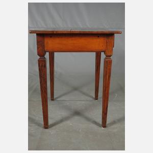 Kleiner klassizistischer Schreibtisch