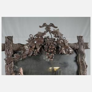 Großer geschnitzter Wandspiegel