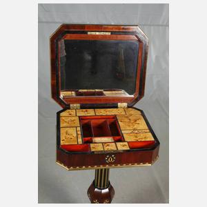 Ausgefallener Näh- und Schminktisch