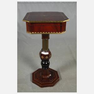 Ausgefallener Näh- und Schminktisch