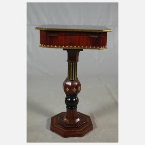 Ausgefallener Näh- und Schminktisch