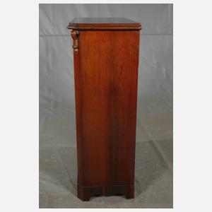 Kleiner Vitrinenschrank