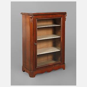 Kleiner Vitrinenschrank