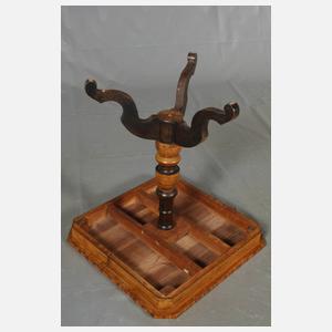 Intarsierter Spieltisch