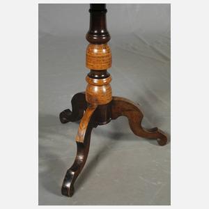 Intarsierter Spieltisch