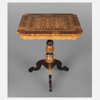 Intarsierter Spieltisch111