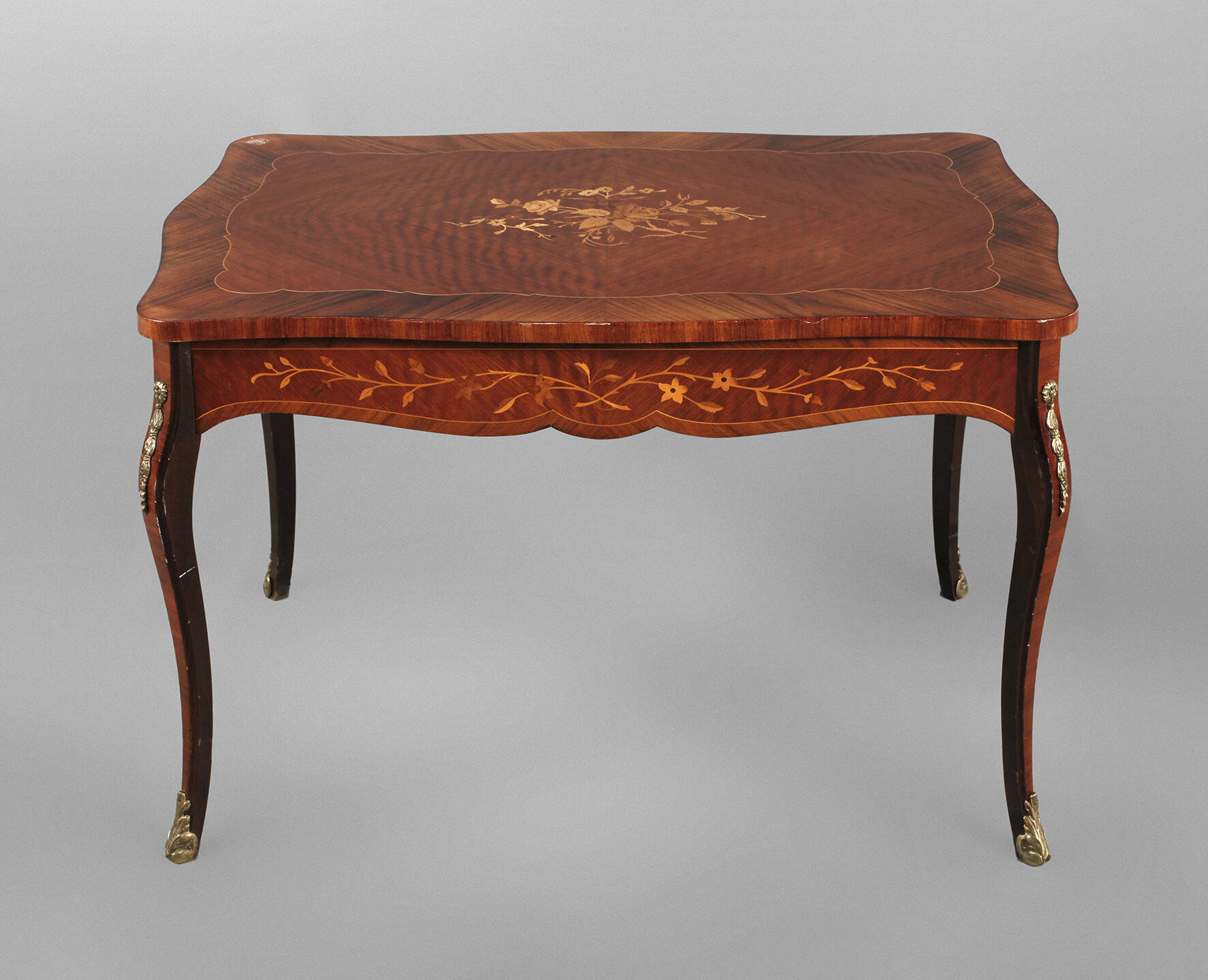 Intarsierter Coffeetable