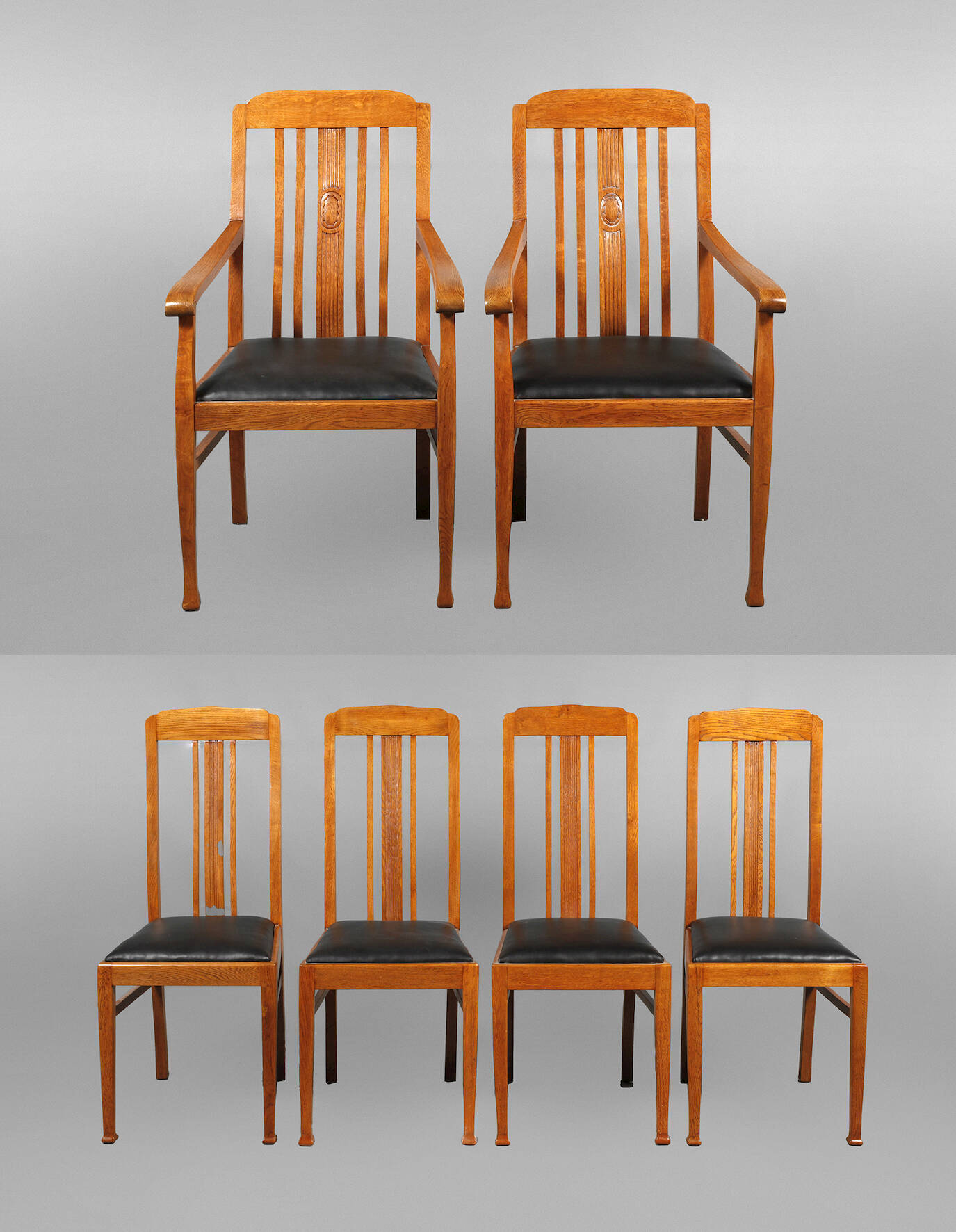 Sechs Esszimmerstühle