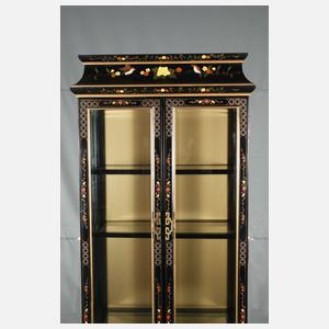 Vitrinenschrank mit Chinoiserien