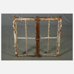 Zwei Industriefenster