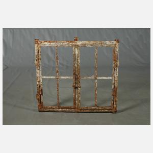 Zwei Industriefenster