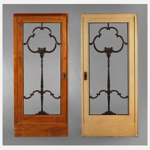 Zwei Blätter einer Schiebetür