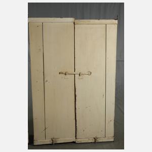 Drei Paar Fensterläden