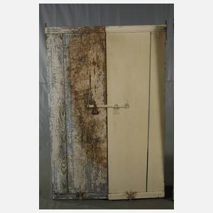 Drei Paar Fensterläden