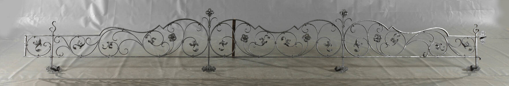 Großes Balkongitter Schmiedeeisen