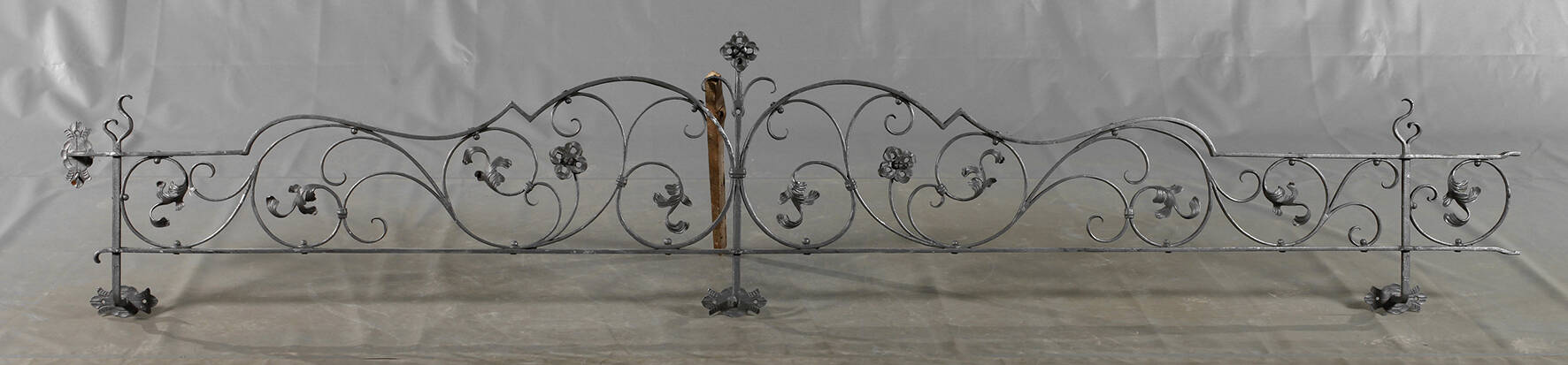 Großes Balkongitter Schmiedeeisen