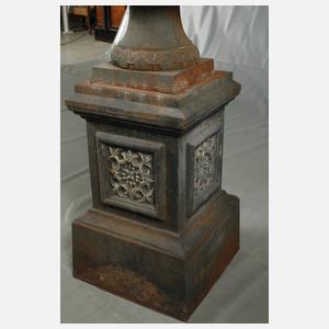 Große Amphore Eisenguss