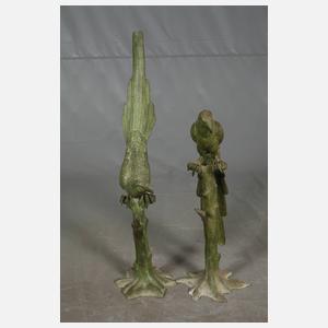 Zwei Gartenbronzen Papageienpaar