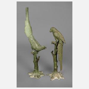 Zwei Gartenbronzen Papageienpaar