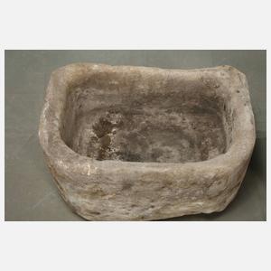 Paar große Sandsteintröge