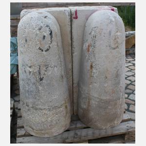 Paar große Granitpoller