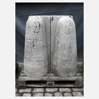 Paar große Granitpoller111