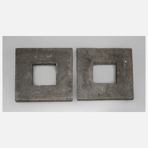 Zwei Essenabdeckungen