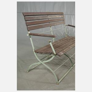 Paar Gartenbänke mit Armlehnen