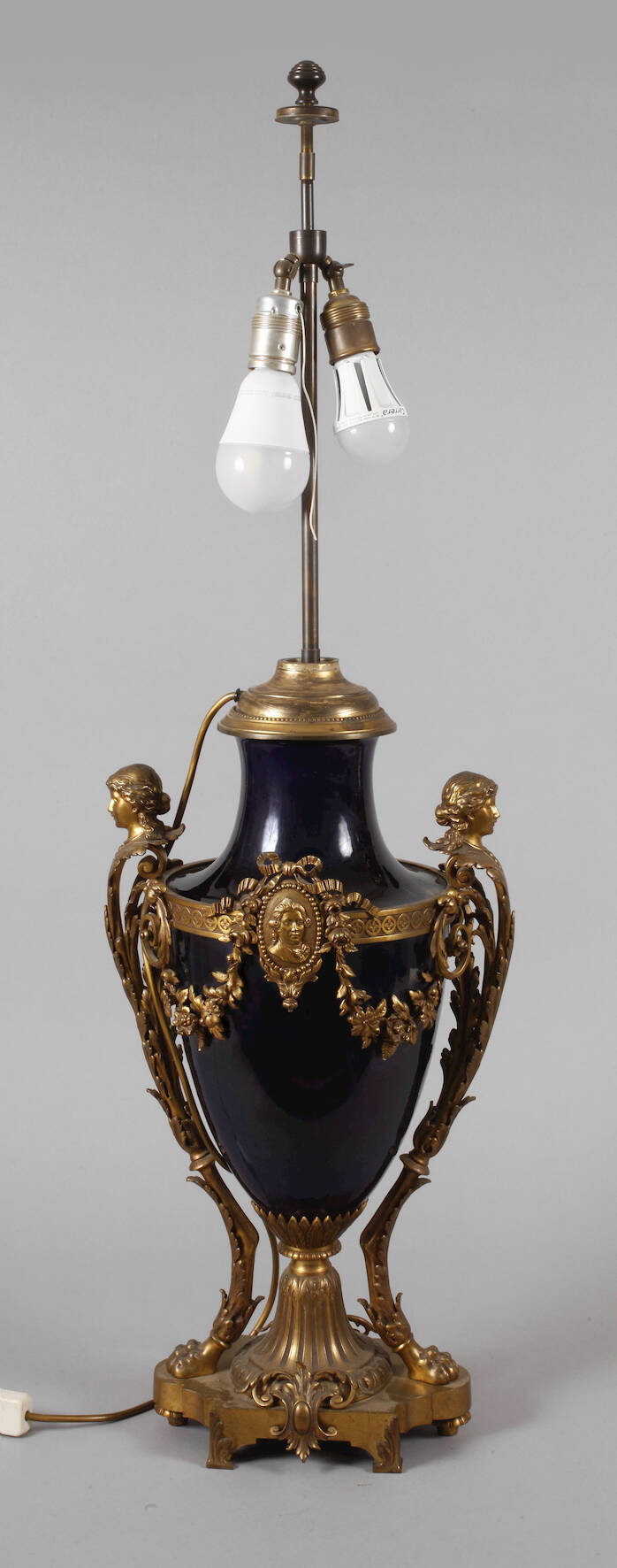 Frankreich übergroßer Lampenfuß