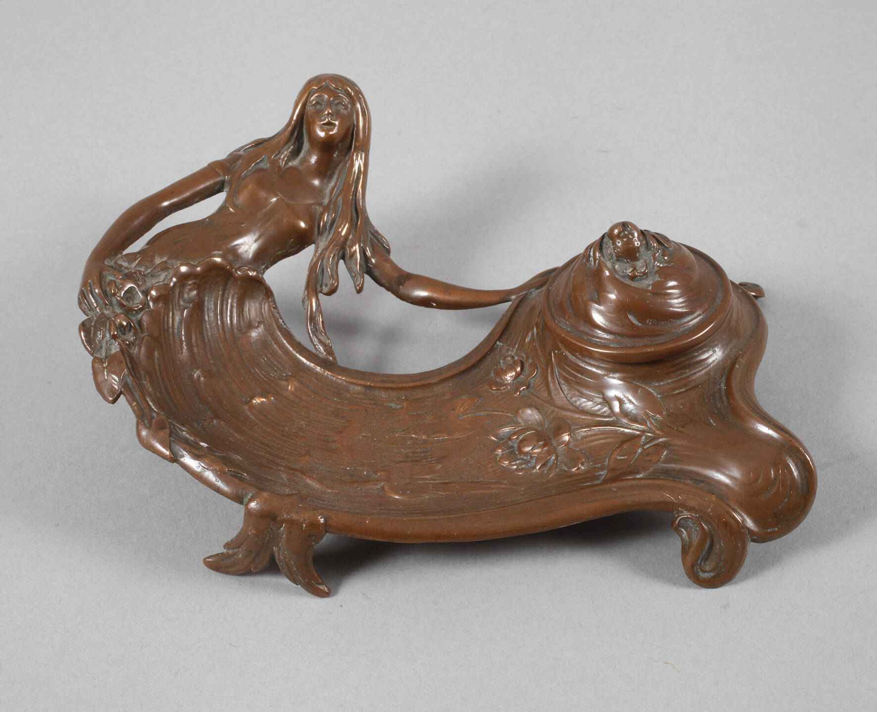 Figürliches Schreibzeug Jugendstil