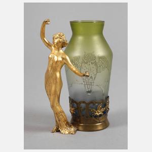 Vase mit figürlicher Montierung