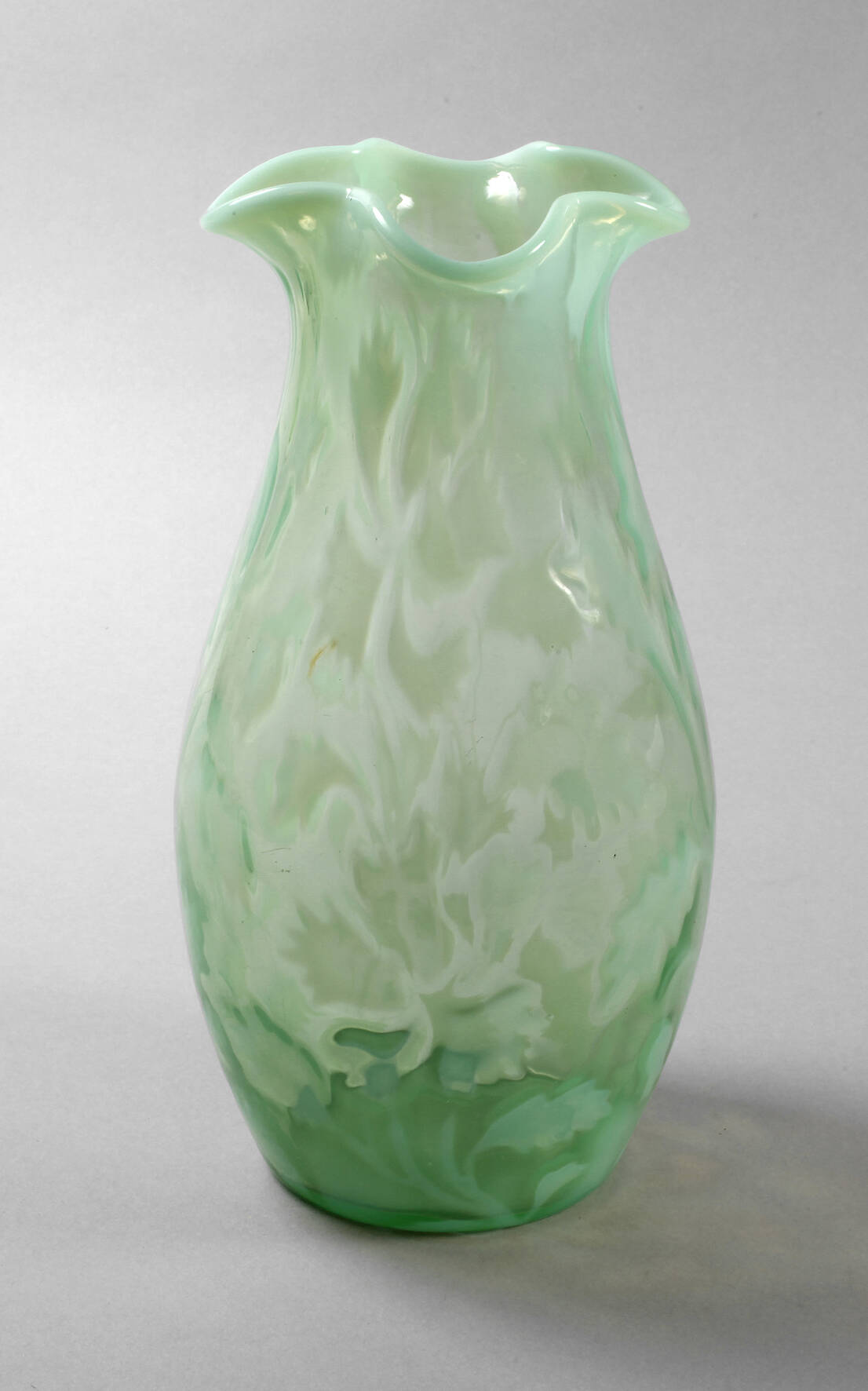 Jugendstilvase mit Uran- und Opalglas