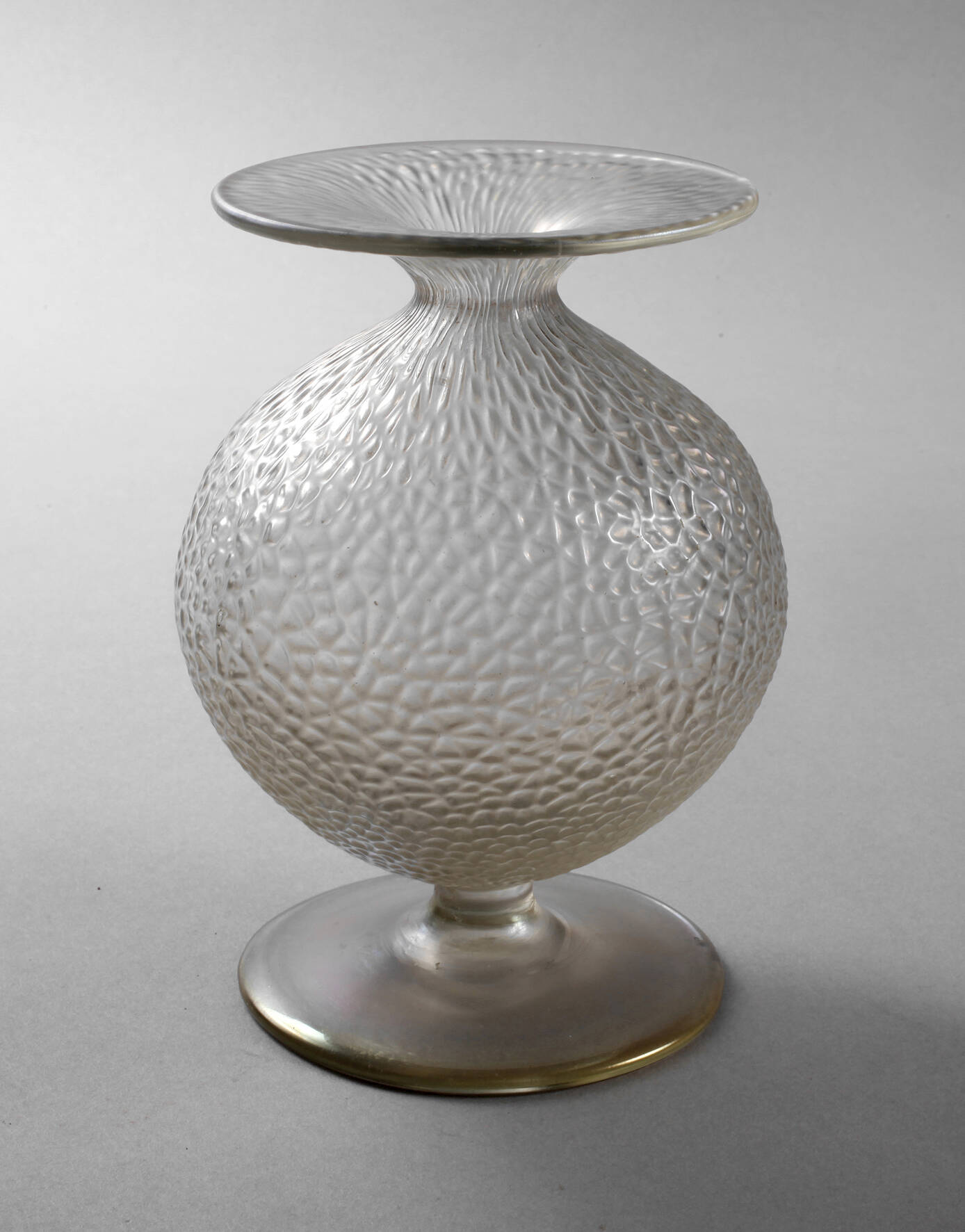 Loetz Wwe. Vase "Martellé"