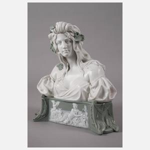 Mädchenbüste als Nymphe