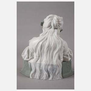 Mädchenbüste als Nymphe