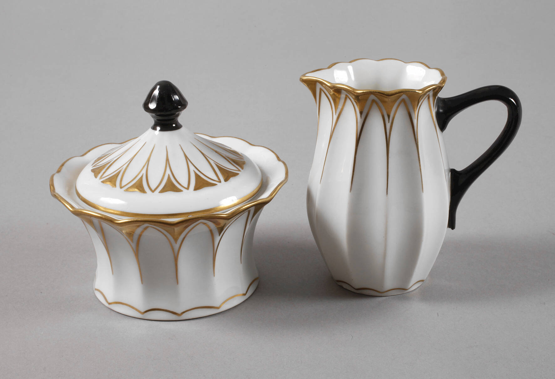 Burgau Zuckerdose und Sahnegießer "Gerippte Form"