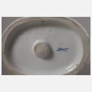 Meissen "Kind mit Lokomotive und Ball"