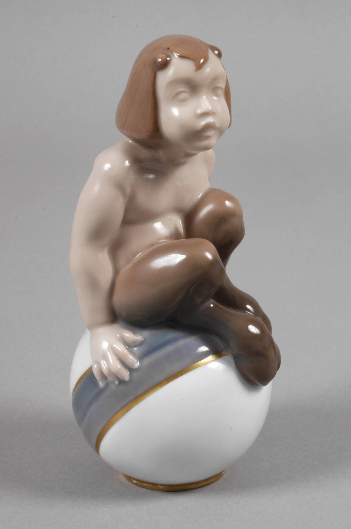 Tettau Faun auf Ball