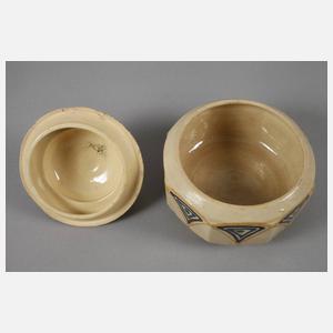 Deckeldose mit Schlickerdekor