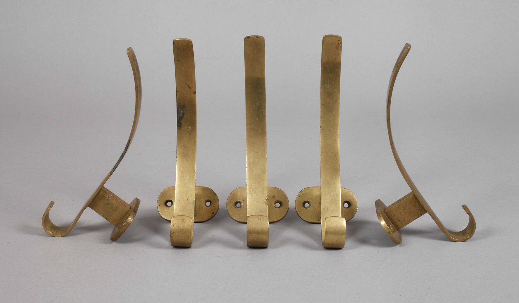 Fünf Kleiderhaken