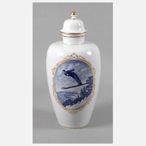 Meissen große Deckelvase Skispringermotiv