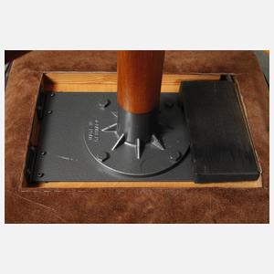 Ledersessel mit Ottomane