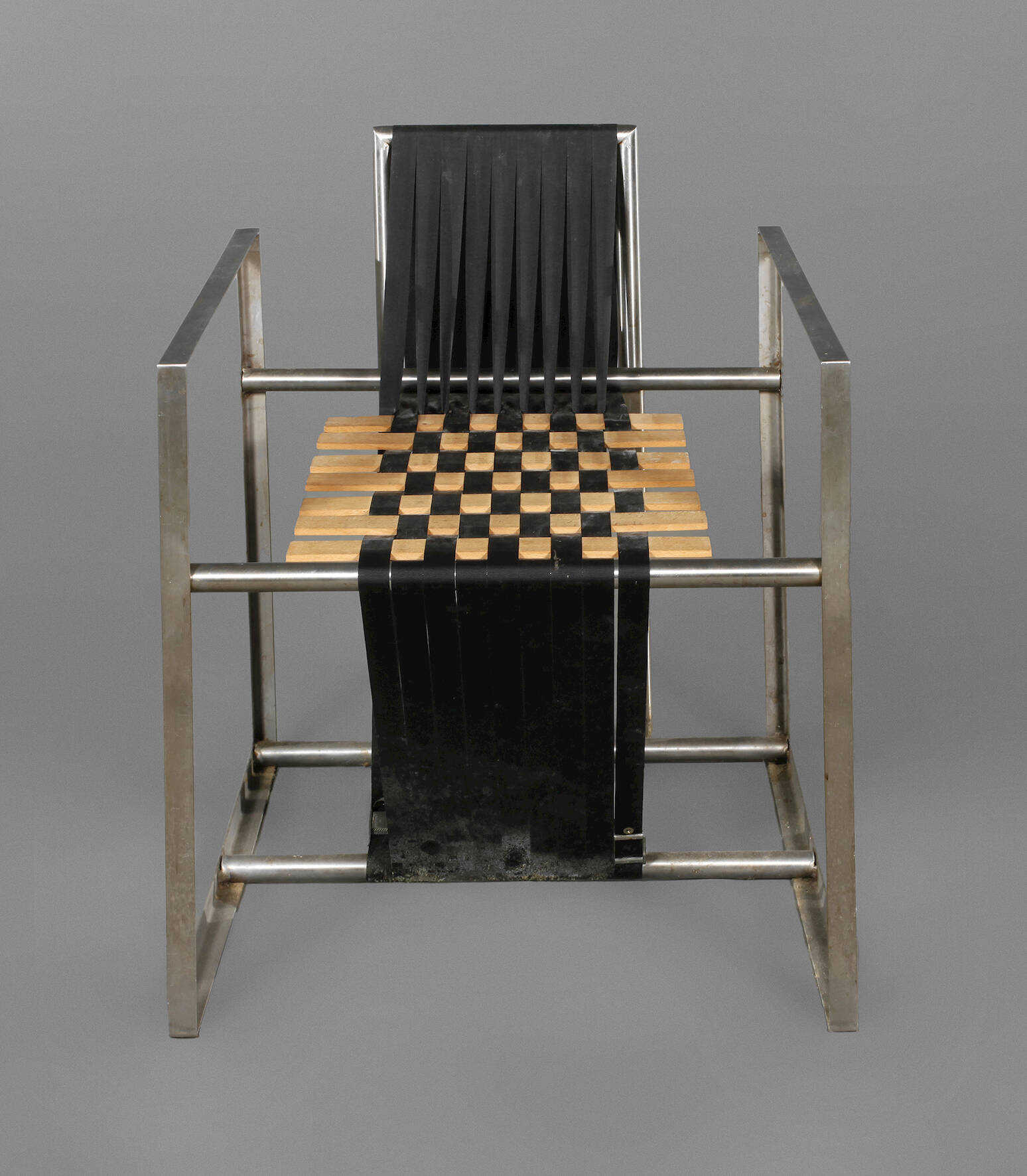 Experimenteller Armlehnsessel