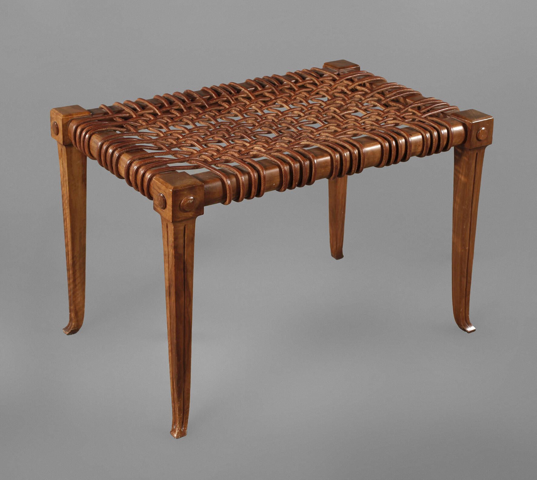 „Klismos“ Hocker