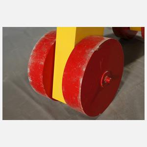 Fritz Schwegler, übergroße abstrakte Installation