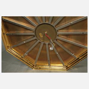 Übergroße Deckenlampe