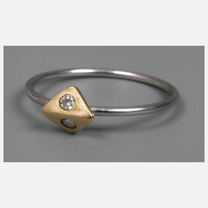 Platinring mit Diamanten