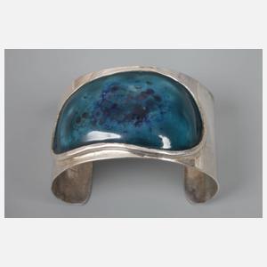 Jacob Hull, Silberarmspange mit Emailleeinlage