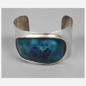 Jacob Hull, Silberarmspange mit Emailleeinlage