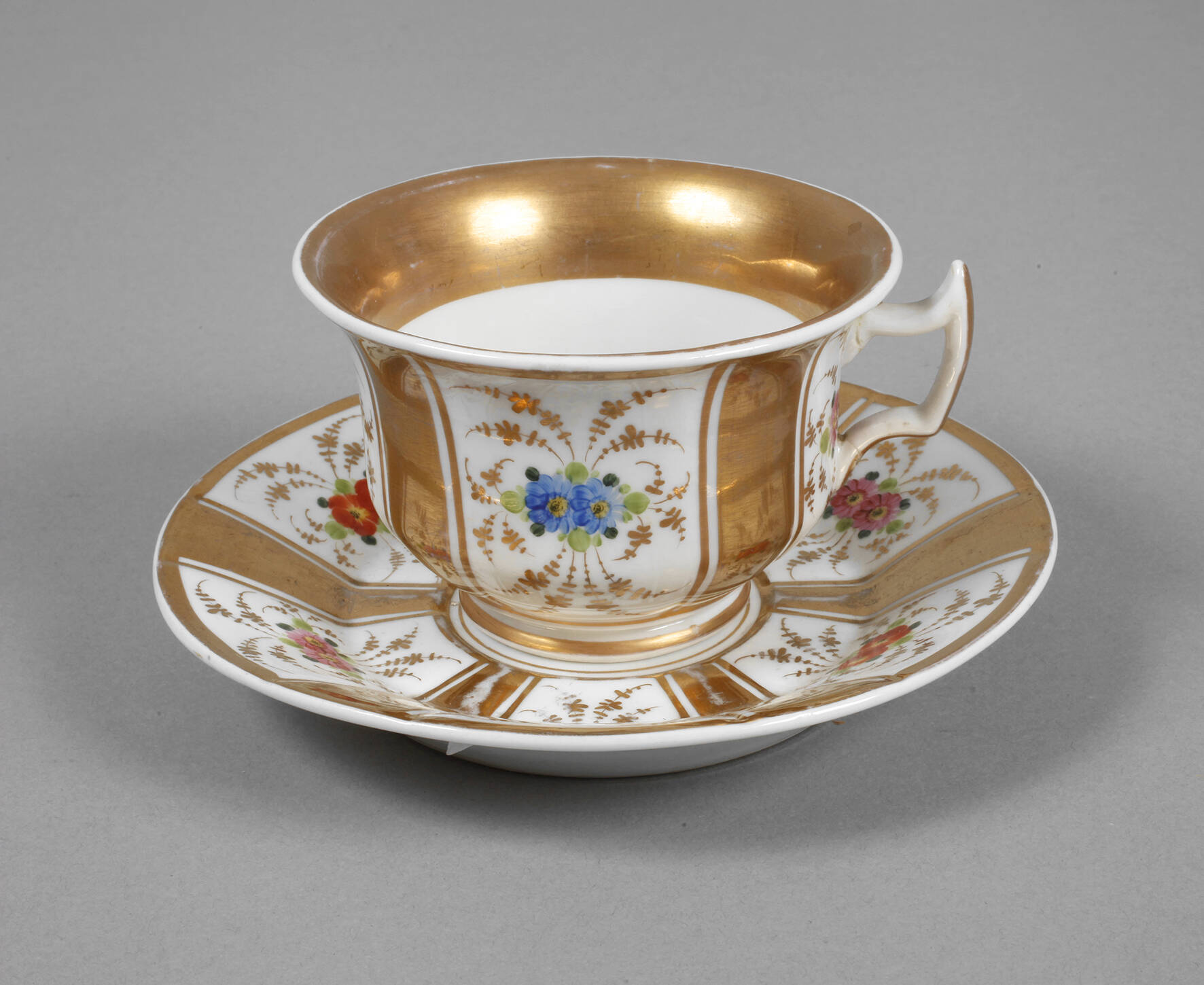 KPM/Schumann Berlin Sammeltasse Blumenmalerei